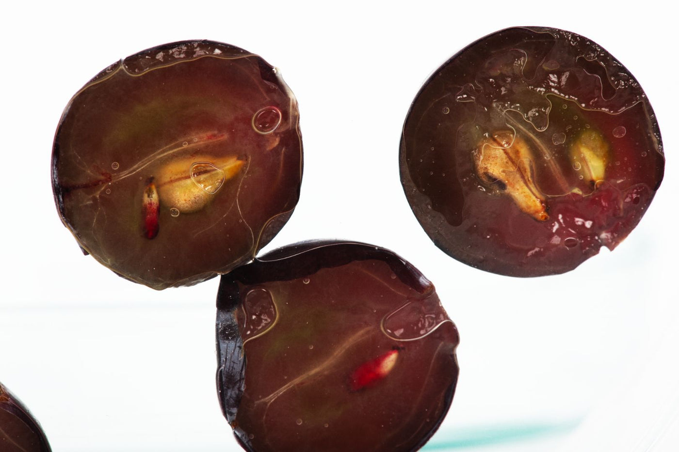 Les polyphénols de vigne : des alliés naturels pour préserver la jeunesse de la peau